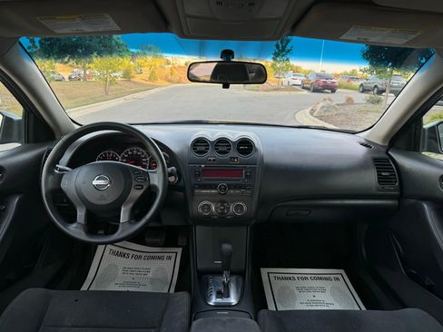 Used 2010 Nissan Altima 2.5 S image 9