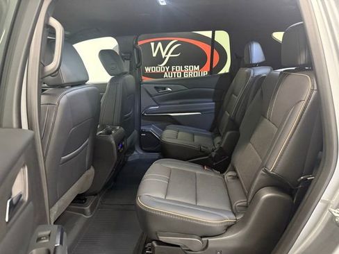 New 2026 Chevrolet Traverse High Country image 15