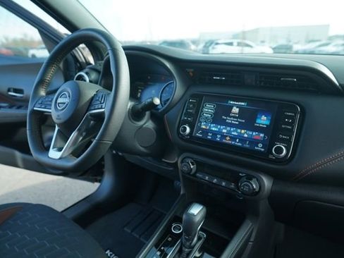 Used 2024 Nissan Kicks SR image 31