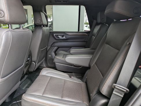 Used 2022 Chevrolet Tahoe High Country RWD image 16