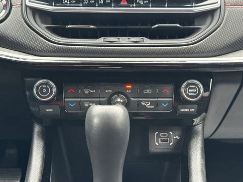 Used 2025 Jeep Compass Trailhawk AWD/4WD image 26