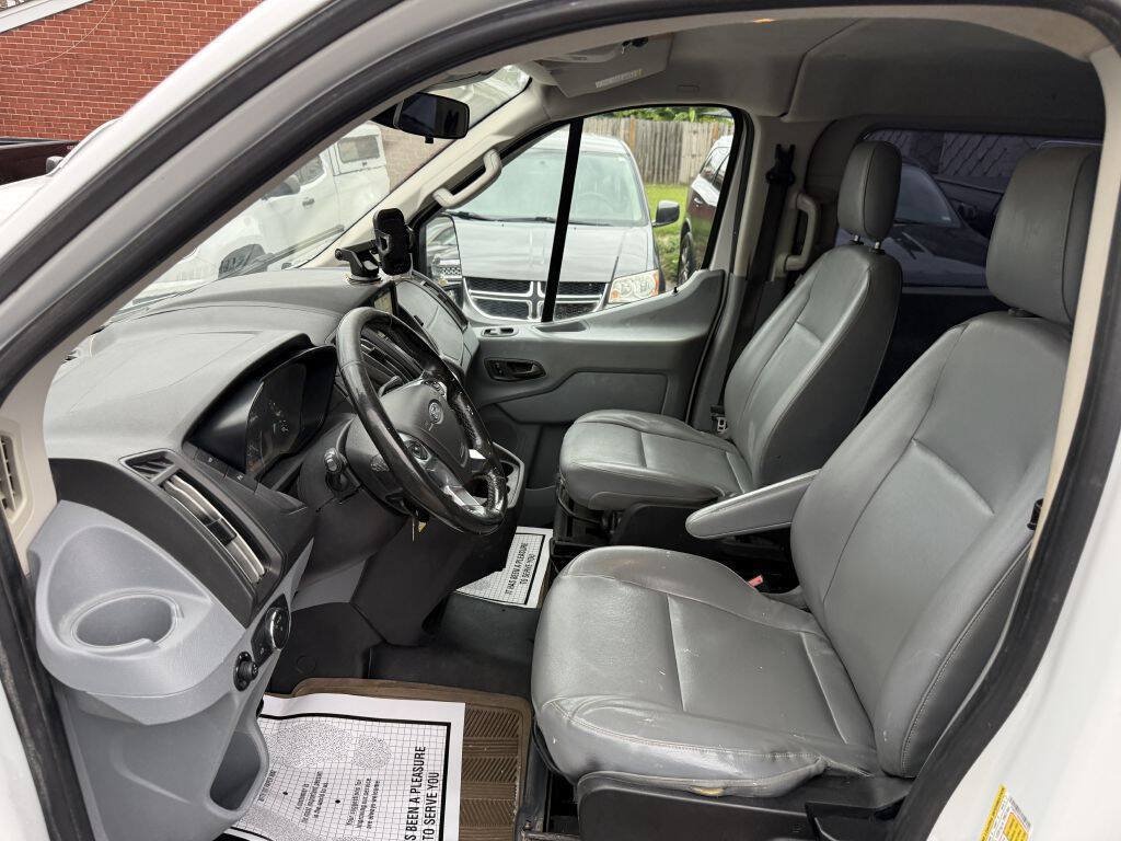 Used 2017 Ford Transit 150 XL RWD image 19