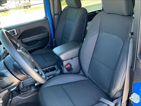 Used 2021 Jeep Wrangler Sport AWD/4WD image 22