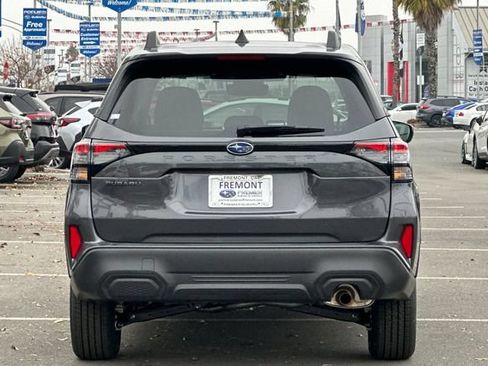 Used 2026 Subaru Forester Premium AWD/4WD image 5