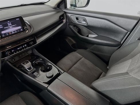 Used 2024 Nissan Rogue SV image 22