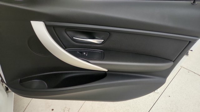Used 2018 BMW 320i xDrive Sedan AWD/4WD image 37