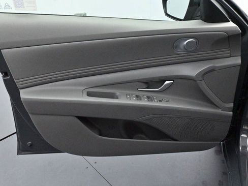 Used 2024 Hyundai Elantra SEL w/ Convenience Package FWD image 10