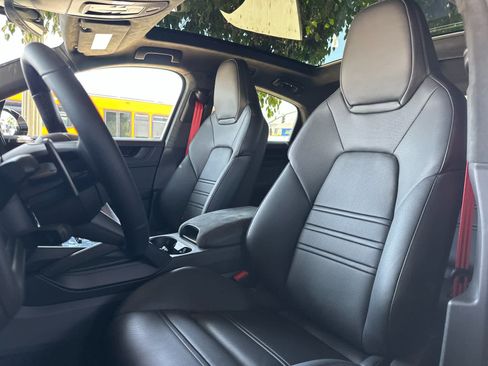 New 2026 Porsche Cayenne GTS AWD/4WD image 5
