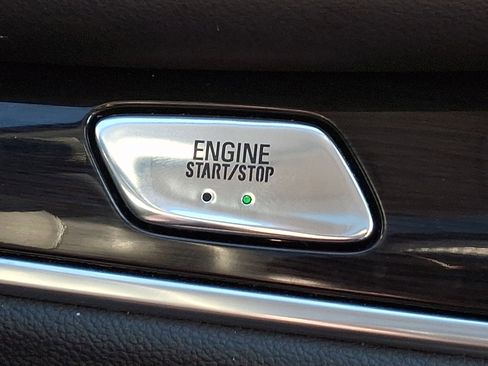 Used 2020 Buick Enclave Essence w/ Sound and Sites Package image 23