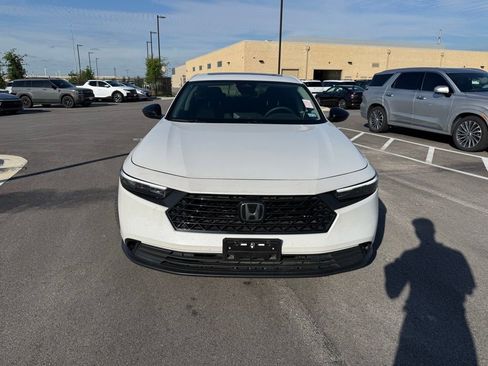 Used 2025 Honda Accord SE image 2