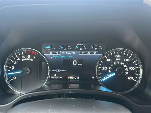 Used 2019 Ford F150 Lariat w/ Equipment Group 502A Luxury image 12