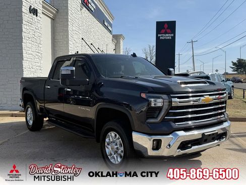 Used 2024 Chevrolet Silverado 2500 LTZ image 1