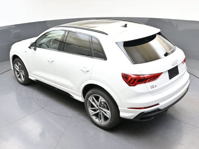 Used 2025 Audi Q3 2.0T Premium w/ Convenience Plus Package AWD/4WD image 38