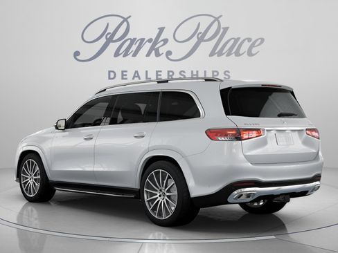 New 2026 Mercedes-Benz GLS 580 4MATIC image 11