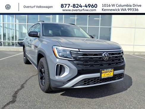 New 2026 Volkswagen Atlas Peak Edition AWD/4WD image 1