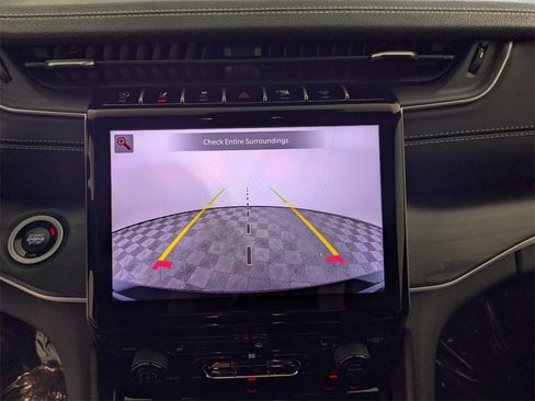 New 2025 Jeep Grand Cherokee Limited w/ Black Appearance Package image 22