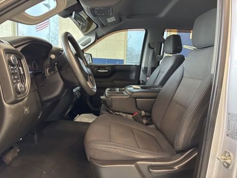 Used 2019 Chevrolet Silverado 1500 Custom w/ Custom Value Package image 5