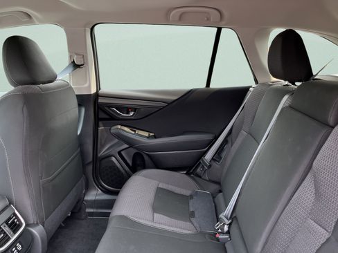 Used 2025 Subaru Outback Premium AWD/4WD image 19