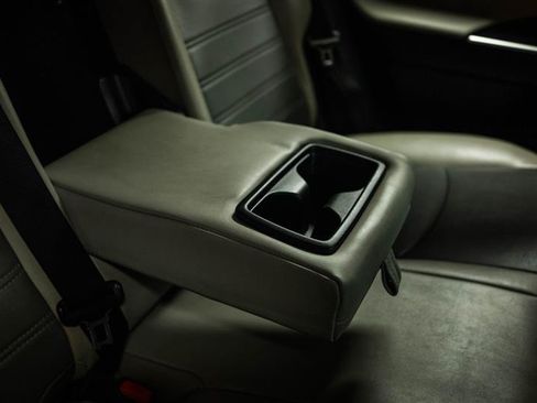 Used 2019 Toyota RAV4 Limited w/ Carpet Mat Package FWD image 13