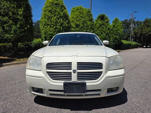 Used 2005 Dodge Magnum R/T w/ Convenience Group II RWD image 8