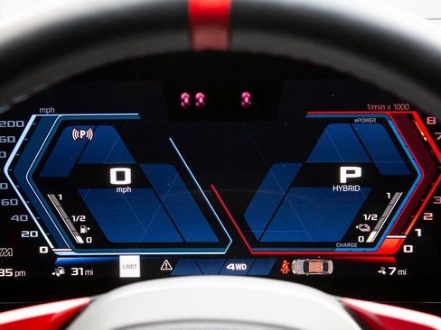 Used 2025 BMW M5 w/ Carbon Package image 15