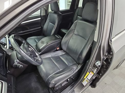 Used 2016 Toyota Highlander XLE FWD image 27