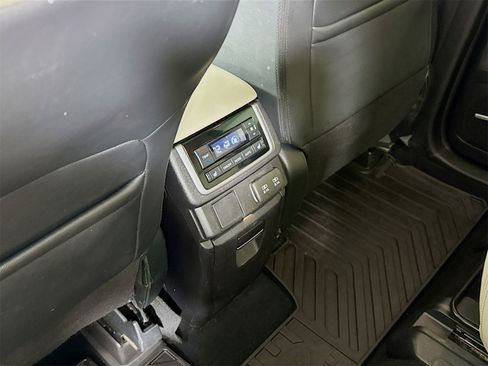 Used 2021 Subaru Ascent Limited w/ Technology Package image 23