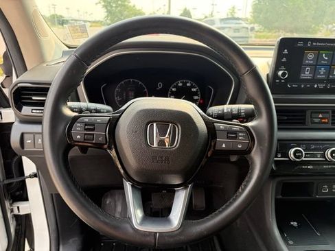 Used 2025 Honda Pilot EX-L image 26