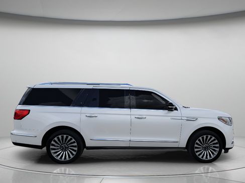 Used 2019 Lincoln Navigator L Reserve AWD/4WD image 10