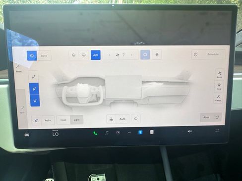 Used 2022 Tesla Model X image 31