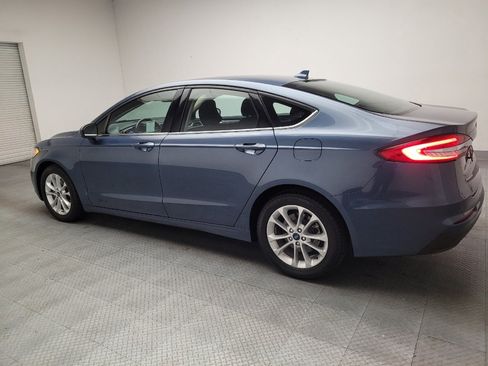 Used 2019 Ford Fusion SE FWD image 3