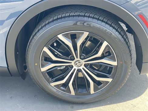 Used 2026 Toyota Crown XLE image 38