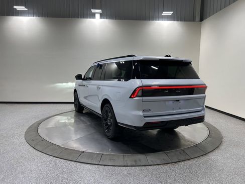 New 2026 Lincoln Navigator L Reserve AWD/4WD image 8