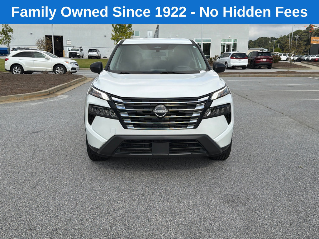 Used 2024 Nissan Rogue S AWD/4WD image 2