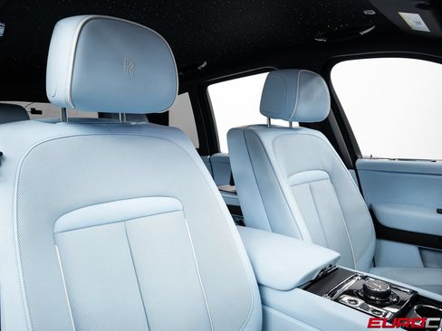 Used 2025 Rolls-Royce Cullinan AWD/4WD image 54