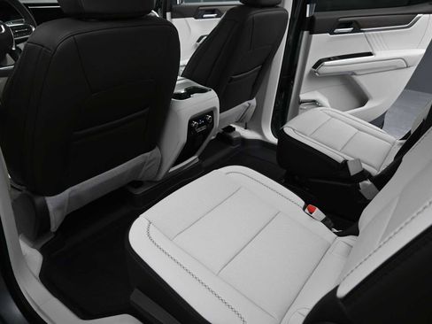 New 2026 GMC Acadia Denali w/ Super Cruise Package image 13