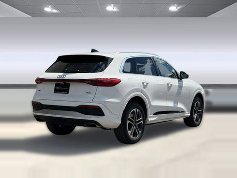 Certified 2025 Audi Q5 Premium w/ Convenience Package AWD/4WD image 8