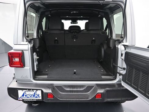 New 2024 Jeep Wrangler Unlimited Sahara w/ Technology Group image 25