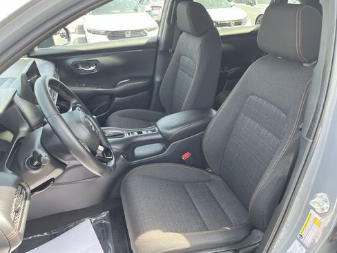 Used 2025 Honda HR-V Sport image 15
