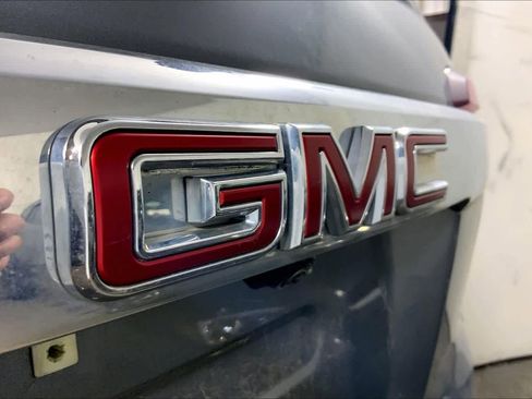 Used 2021 GMC Acadia SLE w/ Driver Convenience Package image 30