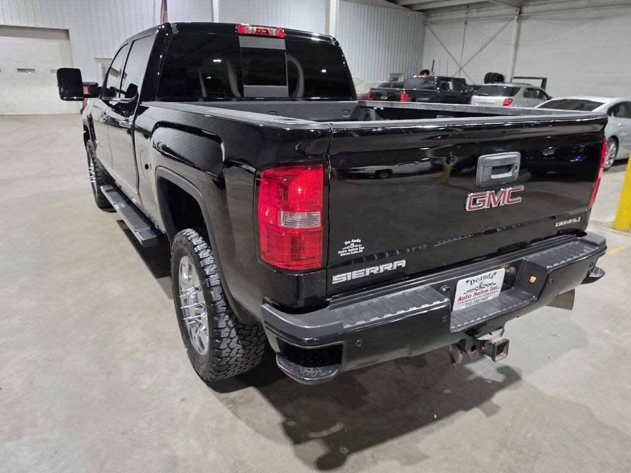Used 2016 GMC Sierra 2500 Denali w/ Duramax Plus Package AWD/4WD image 11