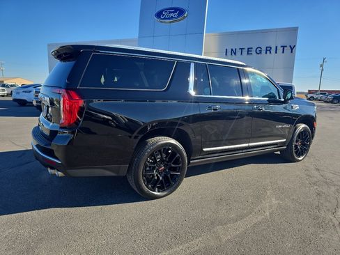 Used 2023 GMC Yukon XL Denali image 6