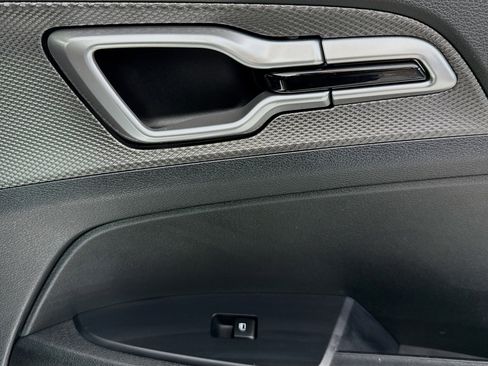 Used 2023 Kia Sportage LX image 29