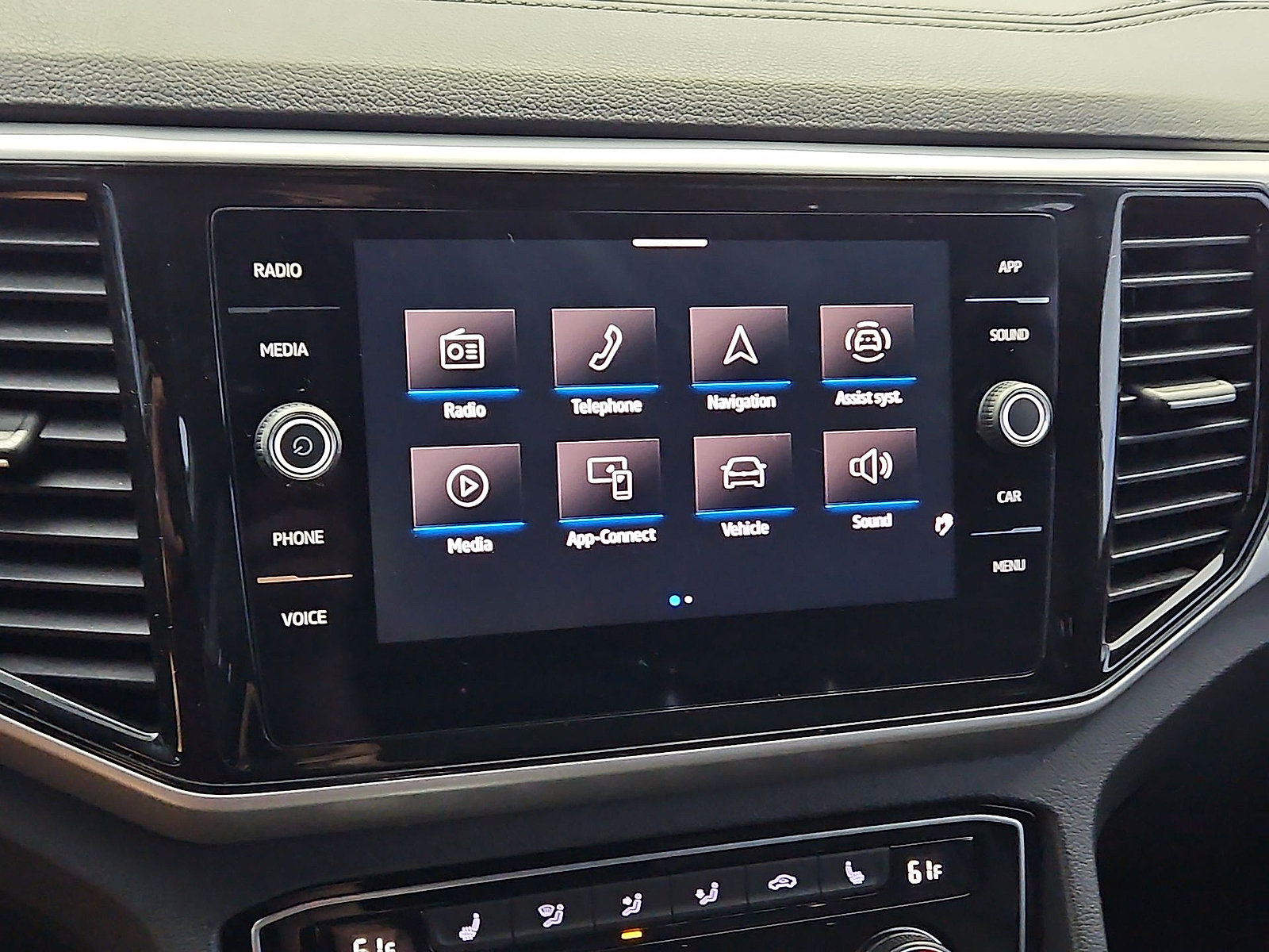 Certified 2022 Volkswagen Atlas Cross Sport SE AWD/4WD image 19