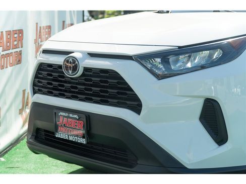 Used 2019 Toyota RAV4 LE FWD image 22