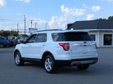 Used 2017 Ford Explorer XLT image 3