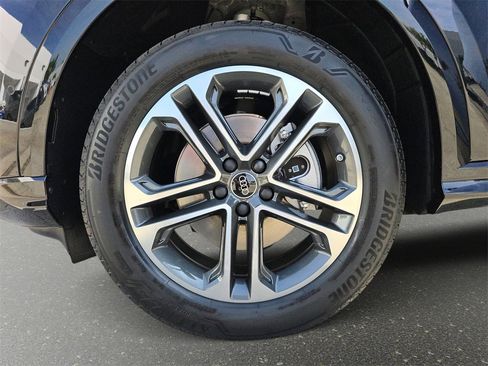 New 2025 Audi Q5 Premium image 33
