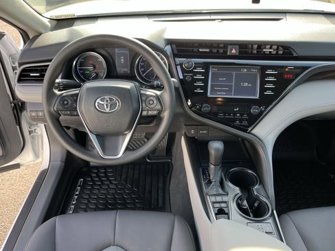 Used 2019 Toyota Camry LE image 11