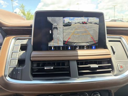 Used 2023 Chevrolet Tahoe High Country w/ Premium Package 2 AWD/4WD image 33