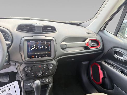 Used 2023 Jeep Renegade Trailhawk AWD/4WD image 16